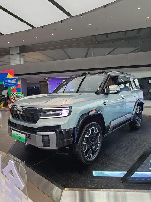 成都330比亚迪方程豹硬派越野的爆款，英菲尼迪35周年与你共成长